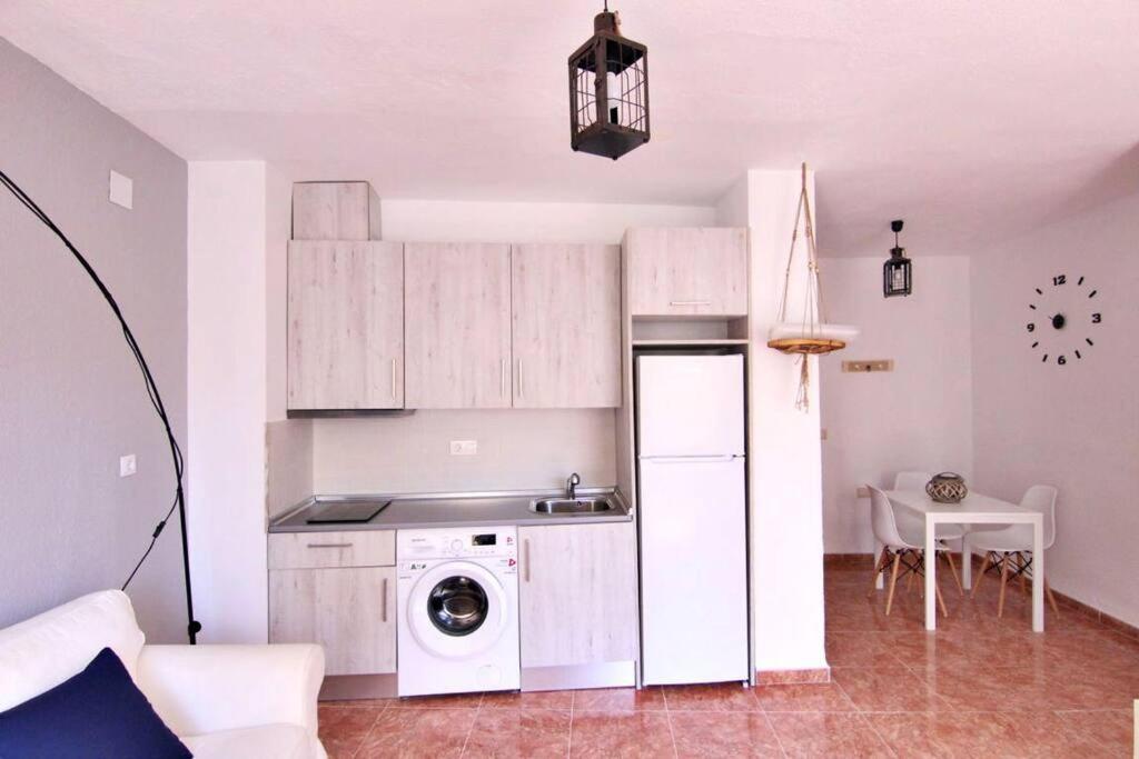 Precioso Piso Soleado, Con Vistas A Monumento. Wfi Apartment Almunecar Luaran gambar